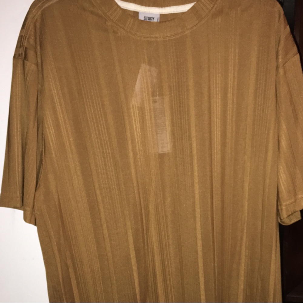 Nice Bronze Tee Shirt 🙃🎁 - Picture 2 of 3
